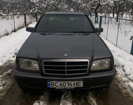 Серый Мерседес Ц-Класс, объемом двигателя 2 л и пробегом 323 тыс. км за 1900 $, фото 15 на Automoto.ua