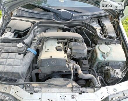 Сірий Мерседес Ц-Клас, об'ємом двигуна 1.8 л та пробігом 377 тис. км за 2700 $, фото 6 на Automoto.ua