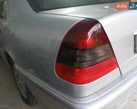 Серый Мерседес Ц-Класс, объемом двигателя 1.8 л и пробегом 306 тыс. км за 3700 $, фото 7 на Automoto.ua