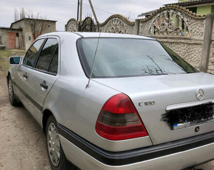 Серый Мерседес Ц-Класс, объемом двигателя 1.8 л и пробегом 428 тыс. км за 2500 $, фото 3 на Automoto.ua