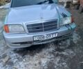 Серый Мерседес Ц-Класс, объемом двигателя 1.8 л и пробегом 500 тыс. км за 2000 $, фото 1 на Automoto.ua