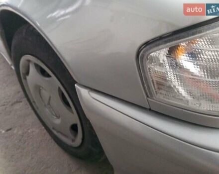 Серый Мерседес Ц-Класс, объемом двигателя 1.8 л и пробегом 306 тыс. км за 3700 $, фото 5 на Automoto.ua