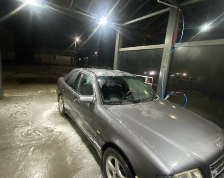 Серый Мерседес Ц-Класс, объемом двигателя 2 л и пробегом 323 тыс. км за 1900 $, фото 6 на Automoto.ua