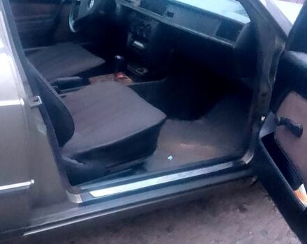 Серый Мерседес Ц-Класс, объемом двигателя 2 л и пробегом 460 тыс. км за 2000 $, фото 2 на Automoto.ua