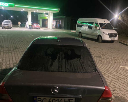 Серый Мерседес Ц-Класс, объемом двигателя 2 л и пробегом 323 тыс. км за 1900 $, фото 12 на Automoto.ua