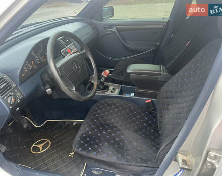 Серый Мерседес Ц-Класс, объемом двигателя 1.8 л и пробегом 296 тыс. км за 3500 $, фото 24 на Automoto.ua