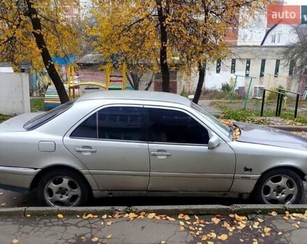 Сірий Мерседес Ц-Клас, об'ємом двигуна 2.8 л та пробігом 480 тис. км за 3315 $, фото 8 на Automoto.ua