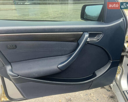 Серый Мерседес Ц-Класс, объемом двигателя 1.8 л и пробегом 296 тыс. км за 3500 $, фото 25 на Automoto.ua