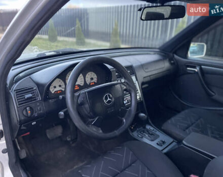 Сірий Мерседес Ц-Клас, об'ємом двигуна 2.8 л та пробігом 279 тис. км за 1999 $, фото 26 на Automoto.ua