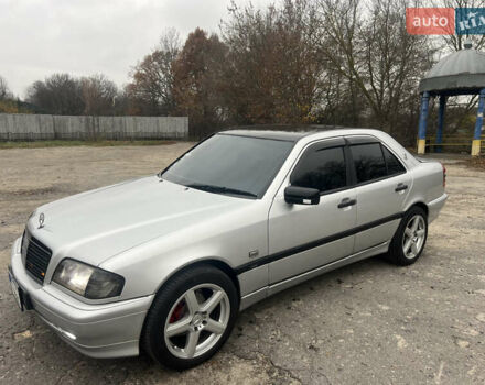 Серый Мерседес Ц-Класс, объемом двигателя 1.8 л и пробегом 296 тыс. км за 3500 $, фото 5 на Automoto.ua