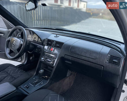 Сірий Мерседес Ц-Клас, об'ємом двигуна 2.8 л та пробігом 279 тис. км за 1999 $, фото 33 на Automoto.ua