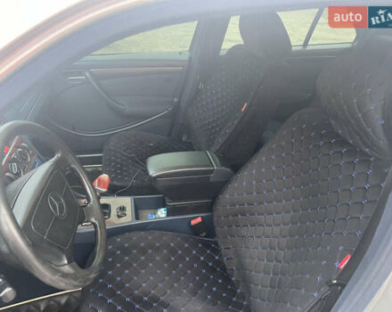 Серый Мерседес Ц-Класс, объемом двигателя 1.8 л и пробегом 296 тыс. км за 3500 $, фото 32 на Automoto.ua