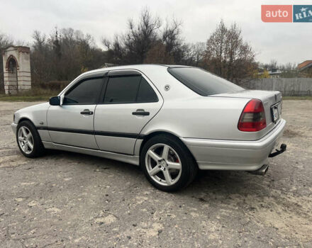 Серый Мерседес Ц-Класс, объемом двигателя 1.8 л и пробегом 296 тыс. км за 3500 $, фото 9 на Automoto.ua