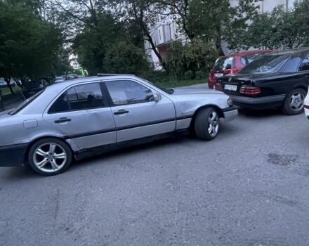 Сірий Мерседес Ц-Клас, об'ємом двигуна 1.8 л та пробігом 444 тис. км за 432 $, фото 2 на Automoto.ua