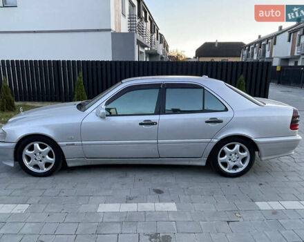 Сірий Мерседес Ц-Клас, об'ємом двигуна 2.8 л та пробігом 279 тис. км за 1999 $, фото 4 на Automoto.ua