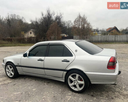 Серый Мерседес Ц-Класс, объемом двигателя 1.8 л и пробегом 296 тыс. км за 3500 $, фото 8 на Automoto.ua