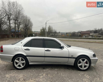 Серый Мерседес Ц-Класс, объемом двигателя 1.8 л и пробегом 296 тыс. км за 3500 $, фото 18 на Automoto.ua