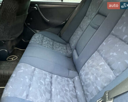 Серый Мерседес Ц-Класс, объемом двигателя 1.8 л и пробегом 296 тыс. км за 3500 $, фото 27 на Automoto.ua