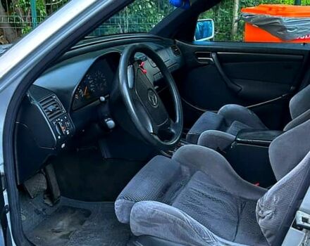 Сірий Мерседес Ц-Клас, об'ємом двигуна 1.8 л та пробігом 300 тис. км за 3500 $, фото 3 на Automoto.ua