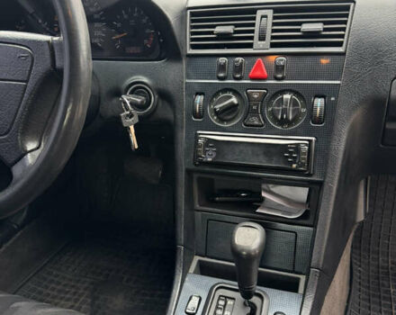 Сірий Мерседес Ц-Клас, об'ємом двигуна 1.8 л та пробігом 300 тис. км за 1650 $, фото 9 на Automoto.ua