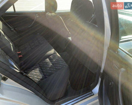 Серый Мерседес Ц-Класс, объемом двигателя 2 л и пробегом 187 тыс. км за 2900 $, фото 13 на Automoto.ua