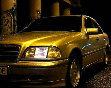 Сірий Мерседес Ц-Клас, об'ємом двигуна 1.8 л та пробігом 300 тис. км за 3500 $, фото 6 на Automoto.ua