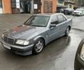 Серый Мерседес Ц-Класс, объемом двигателя 1.8 л и пробегом 480 тыс. км за 1750 $, фото 3 на Automoto.ua