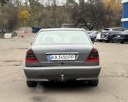 Сірий Мерседес Ц-Клас, об'ємом двигуна 1.8 л та пробігом 300 тис. км за 1650 $, фото 5 на Automoto.ua