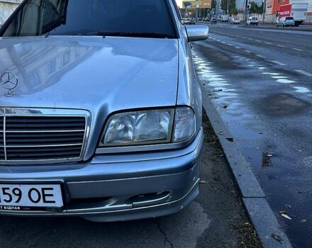 Сірий Мерседес Ц-Клас, об'ємом двигуна 1.8 л та пробігом 300 тис. км за 3500 $, фото 1 на Automoto.ua