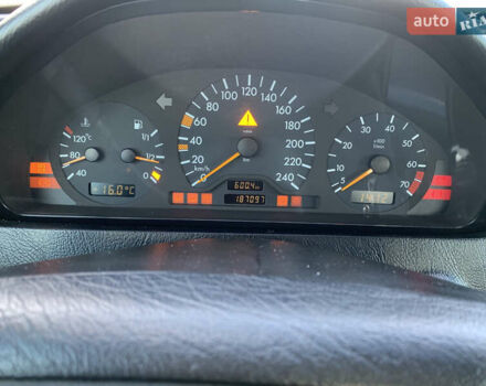 Серый Мерседес Ц-Класс, объемом двигателя 2 л и пробегом 187 тыс. км за 2900 $, фото 27 на Automoto.ua