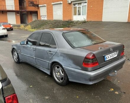 Серый Мерседес Ц-Класс, объемом двигателя 1.8 л и пробегом 480 тыс. км за 1750 $, фото 4 на Automoto.ua