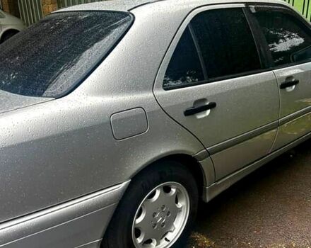 Сірий Мерседес Ц-Клас, об'ємом двигуна 1.8 л та пробігом 300 тис. км за 3500 $, фото 5 на Automoto.ua