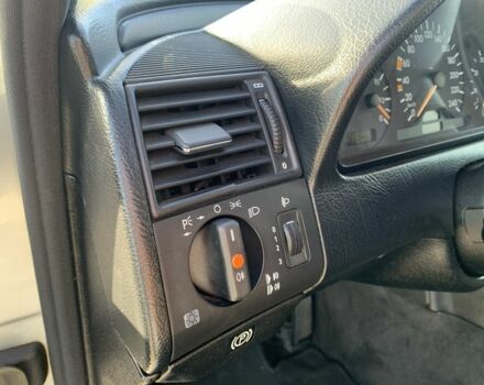 Серый Мерседес Ц-Класс, объемом двигателя 2 л и пробегом 187 тыс. км за 2900 $, фото 8 на Automoto.ua