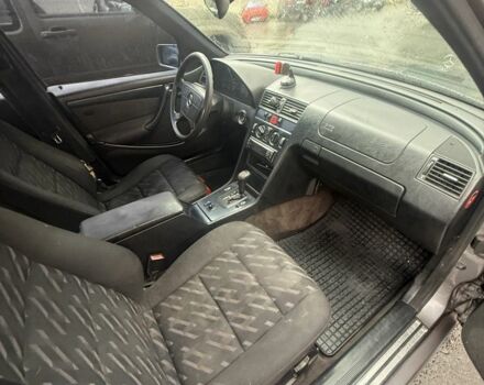 Серый Мерседес Ц-Класс, объемом двигателя 1.8 л и пробегом 480 тыс. км за 1750 $, фото 6 на Automoto.ua