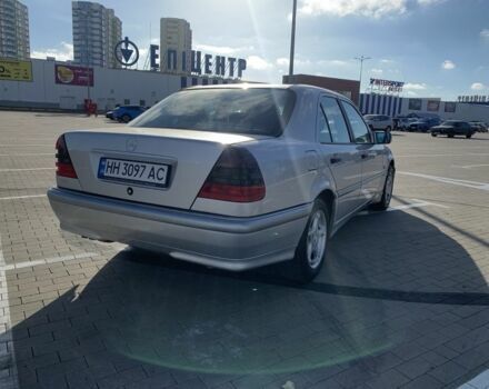 Серый Мерседес Ц-Класс, объемом двигателя 2 л и пробегом 187 тыс. км за 2900 $, фото 4 на Automoto.ua