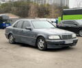 Сірий Мерседес Ц-Клас, об'ємом двигуна 1.8 л та пробігом 300 тис. км за 1650 $, фото 3 на Automoto.ua