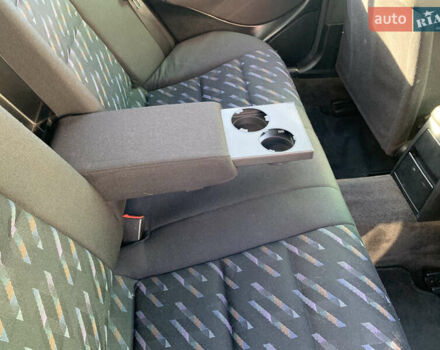 Серый Мерседес Ц-Класс, объемом двигателя 2 л и пробегом 187 тыс. км за 2900 $, фото 37 на Automoto.ua