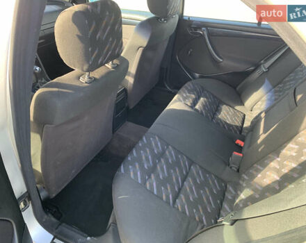 Серый Мерседес Ц-Класс, объемом двигателя 2 л и пробегом 187 тыс. км за 2900 $, фото 11 на Automoto.ua