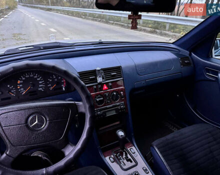 Сірий Мерседес Ц-Клас, об'ємом двигуна 2.2 л та пробігом 278 тис. км за 4800 $, фото 7 на Automoto.ua