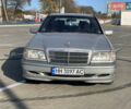 Серый Мерседес Ц-Класс, объемом двигателя 2 л и пробегом 187 тыс. км за 2900 $, фото 1 на Automoto.ua