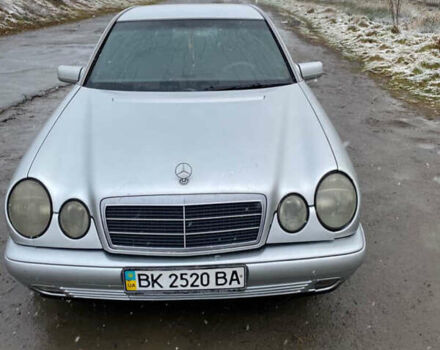 Серый Мерседес Ц-Класс, объемом двигателя 2.9 л и пробегом 400 тыс. км за 3500 $, фото 8 на Automoto.ua