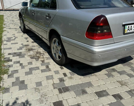 Сірий Мерседес Ц-Клас, об'ємом двигуна 2 л та пробігом 341 тис. км за 3900 $, фото 6 на Automoto.ua