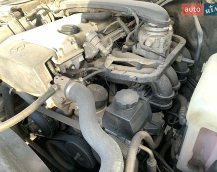 Серый Мерседес Ц-Класс, объемом двигателя 2 л и пробегом 187 тыс. км за 2900 $, фото 22 на Automoto.ua