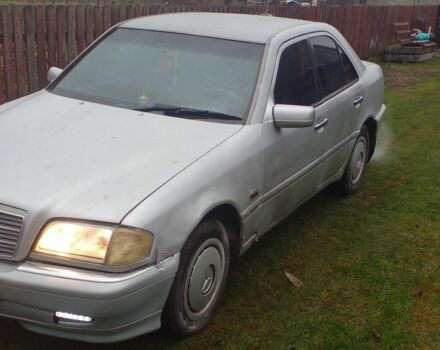 Серый Мерседес Ц-Класс, объемом двигателя 1.8 л и пробегом 3 тыс. км за 3000 $, фото 1 на Automoto.ua