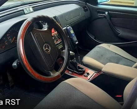 Серый Мерседес Ц-Класс, объемом двигателя 1.8 л и пробегом 5000 тыс. км за 3550 $, фото 11 на Automoto.ua