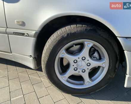 Серый Мерседес Ц-Класс, объемом двигателя 2 л и пробегом 187 тыс. км за 2900 $, фото 33 на Automoto.ua