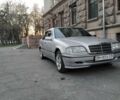 Серый Мерседес Ц-Класс, объемом двигателя 1.8 л и пробегом 505 тыс. км за 3000 $, фото 2 на Automoto.ua