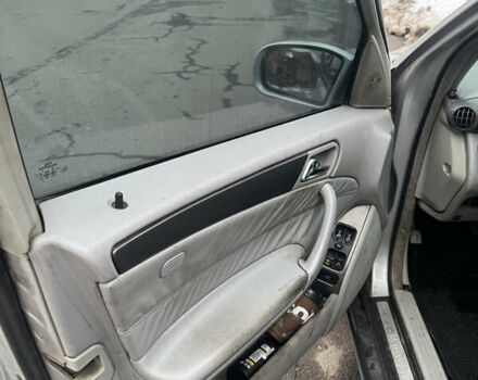 Сірий Мерседес Ц-Клас, об'ємом двигуна 2.2 л та пробігом 300 тис. км за 2700 $, фото 16 на Automoto.ua