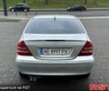 Сірий Мерседес Ц-Клас, об'ємом двигуна 2 л та пробігом 274 тис. км за 4499 $, фото 5 на Automoto.ua