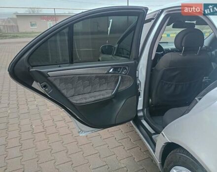 Сірий Мерседес Ц-Клас, об'ємом двигуна 1.8 л та пробігом 350 тис. км за 3999 $, фото 21 на Automoto.ua